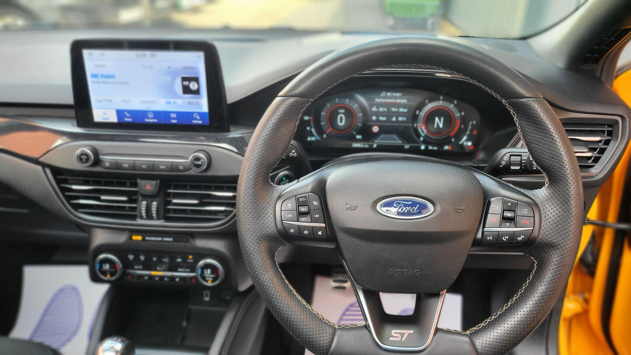 Ford Focus view 40