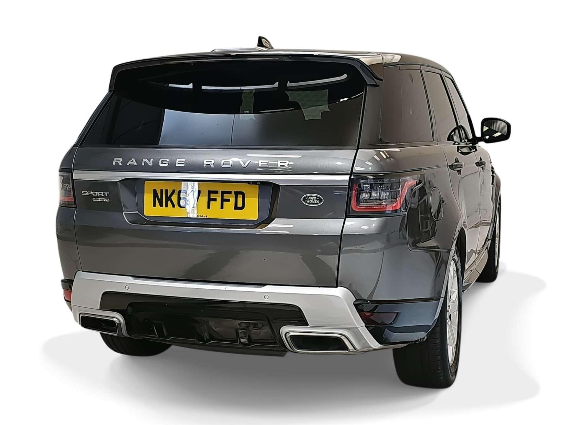 Land Rover Range Rover Sport view 3