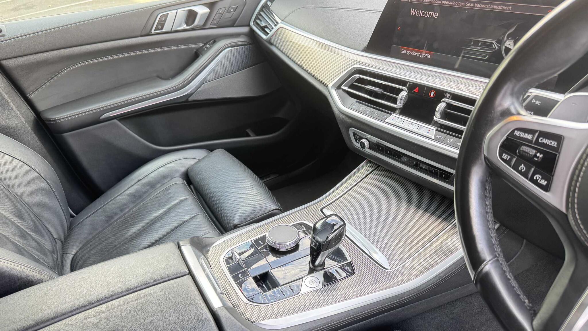 BMW X5 view 22