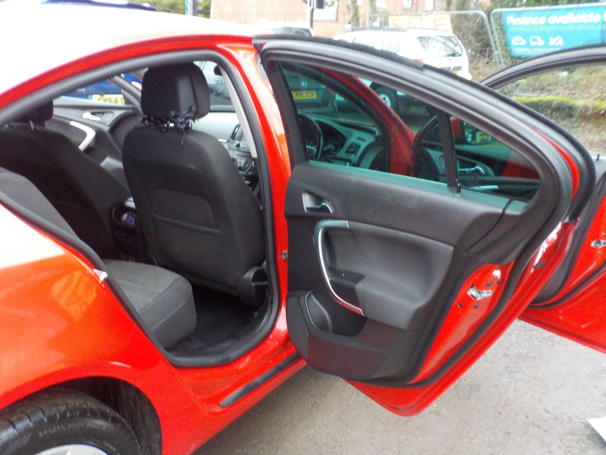 Vauxhall Insignia 1.8 16V SRi Nav Euro 5 5dr