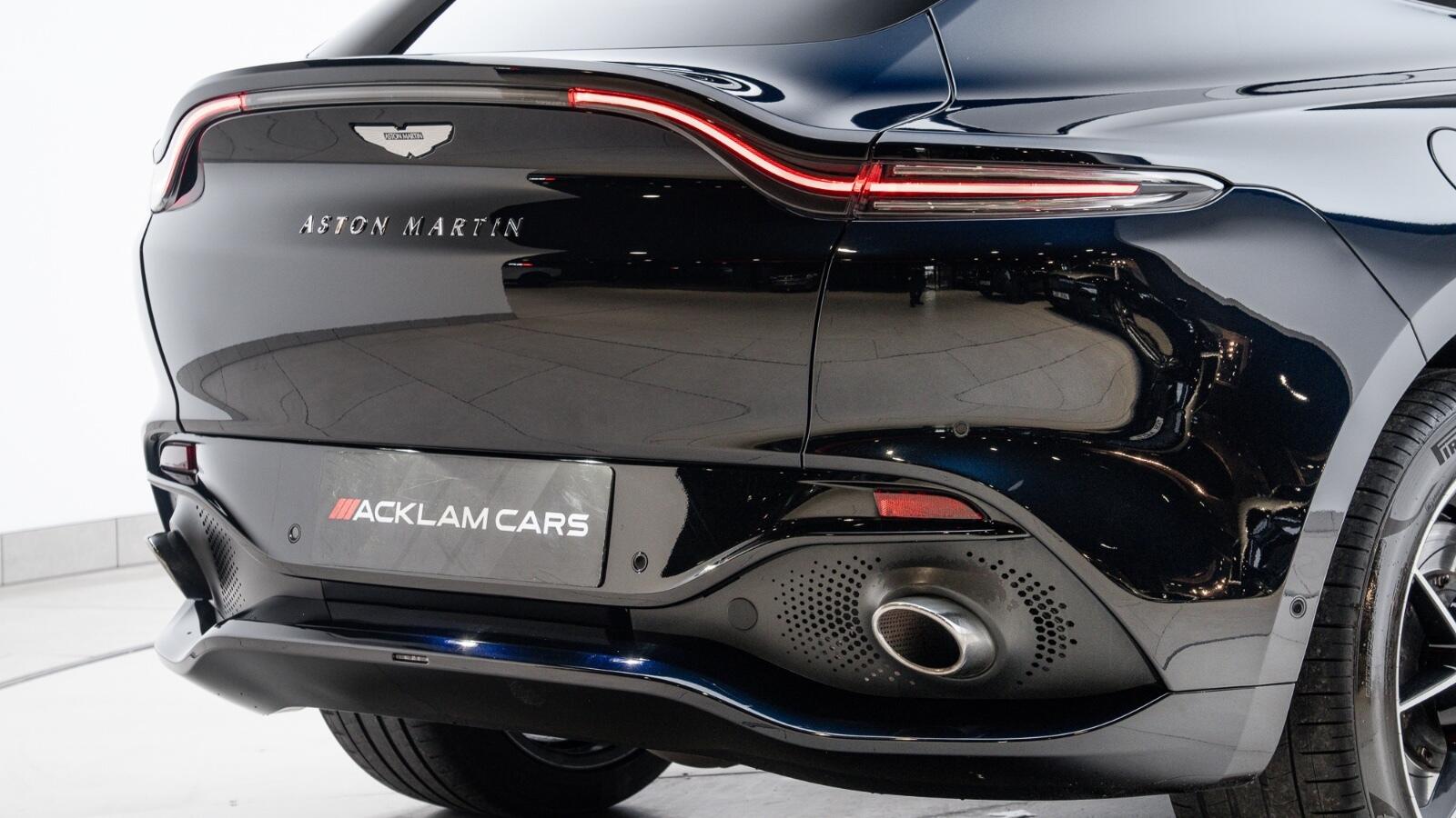 Aston Martin DBX view 48