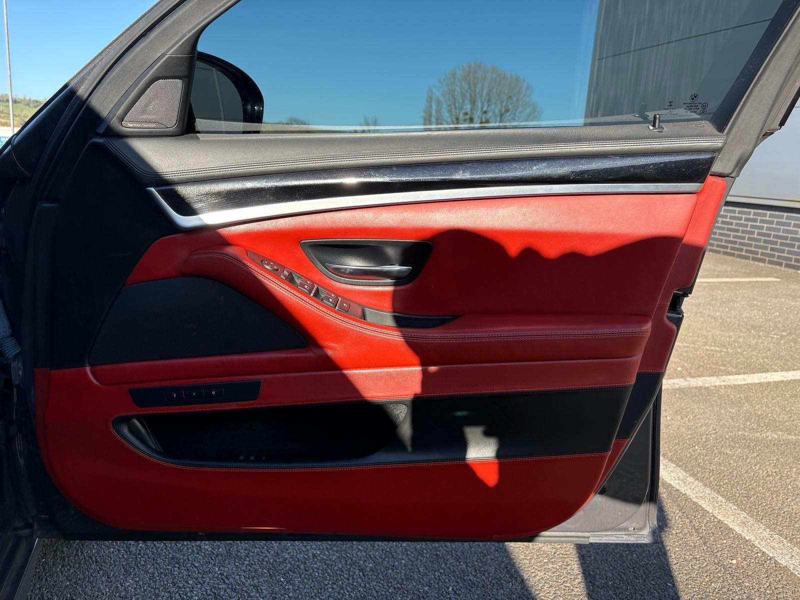 BMW M5 view 17