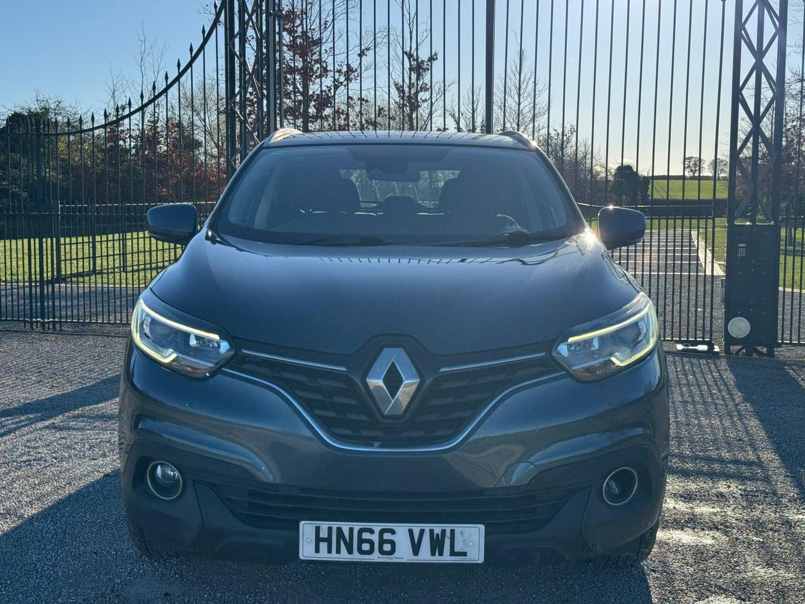 2016 Renault Kadjar 1.2 TCe Dynamique Nav Euro 6 (s/s) 5dr • 47,000 miles image 2