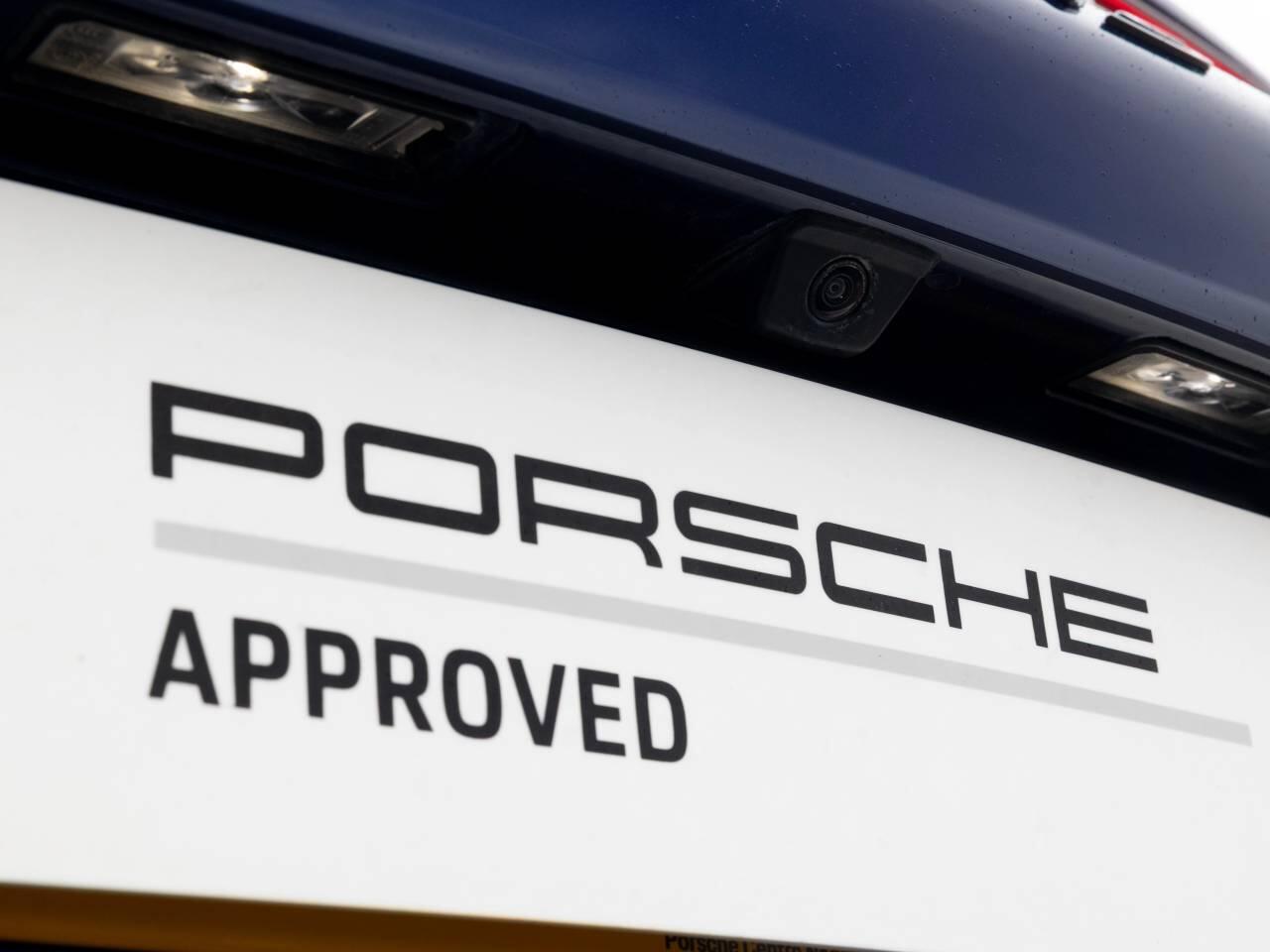 Porsche 911 view 85