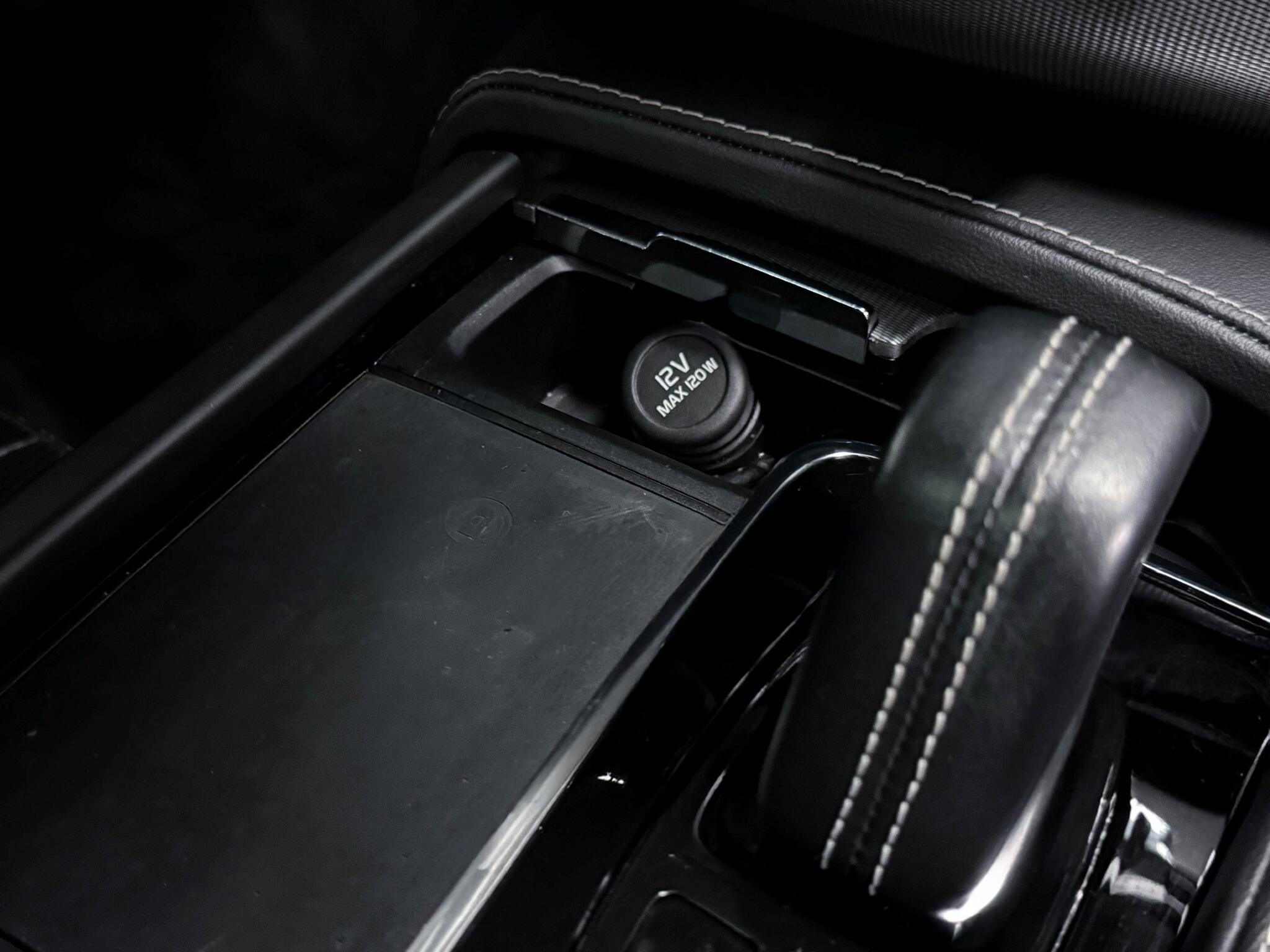 Volvo XC90 view 39
