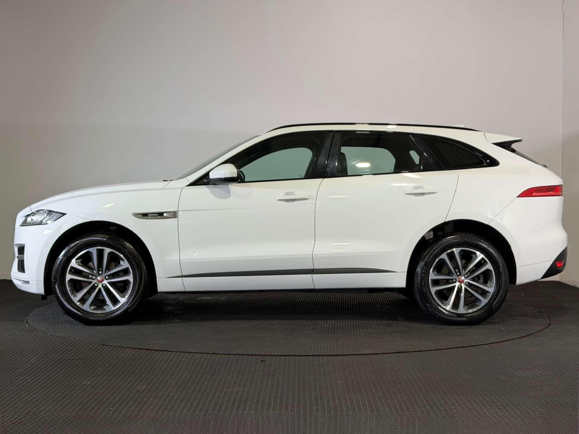 Jaguar F-Pace view 4