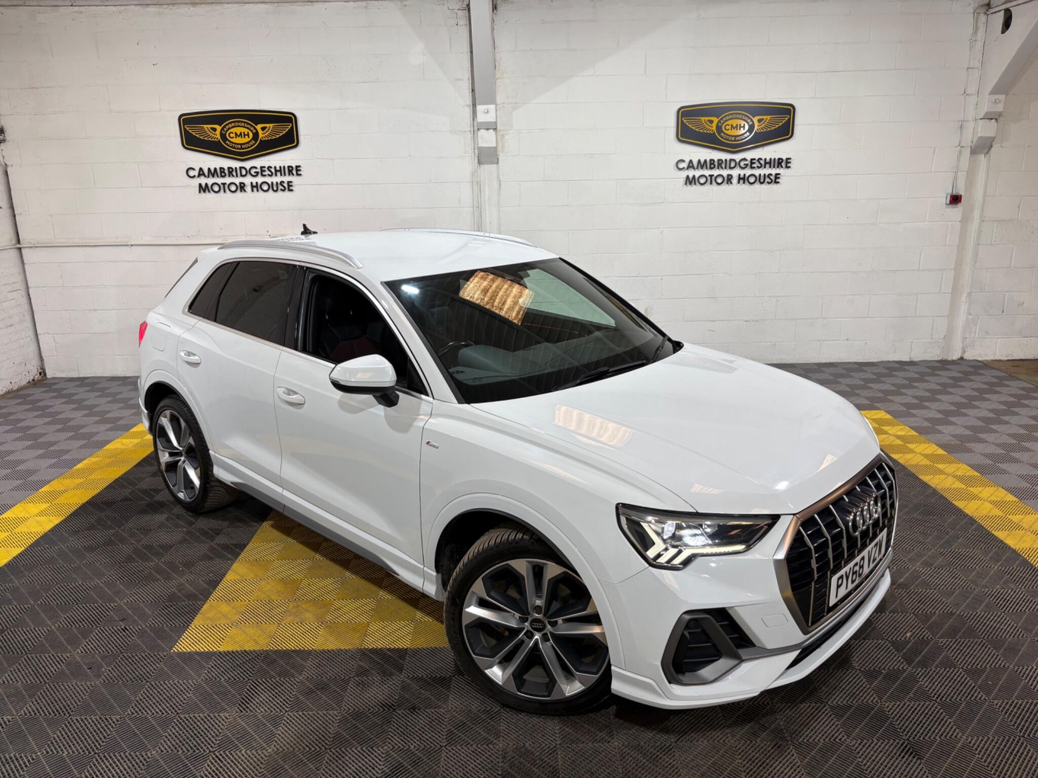 Audi Q3 view 6