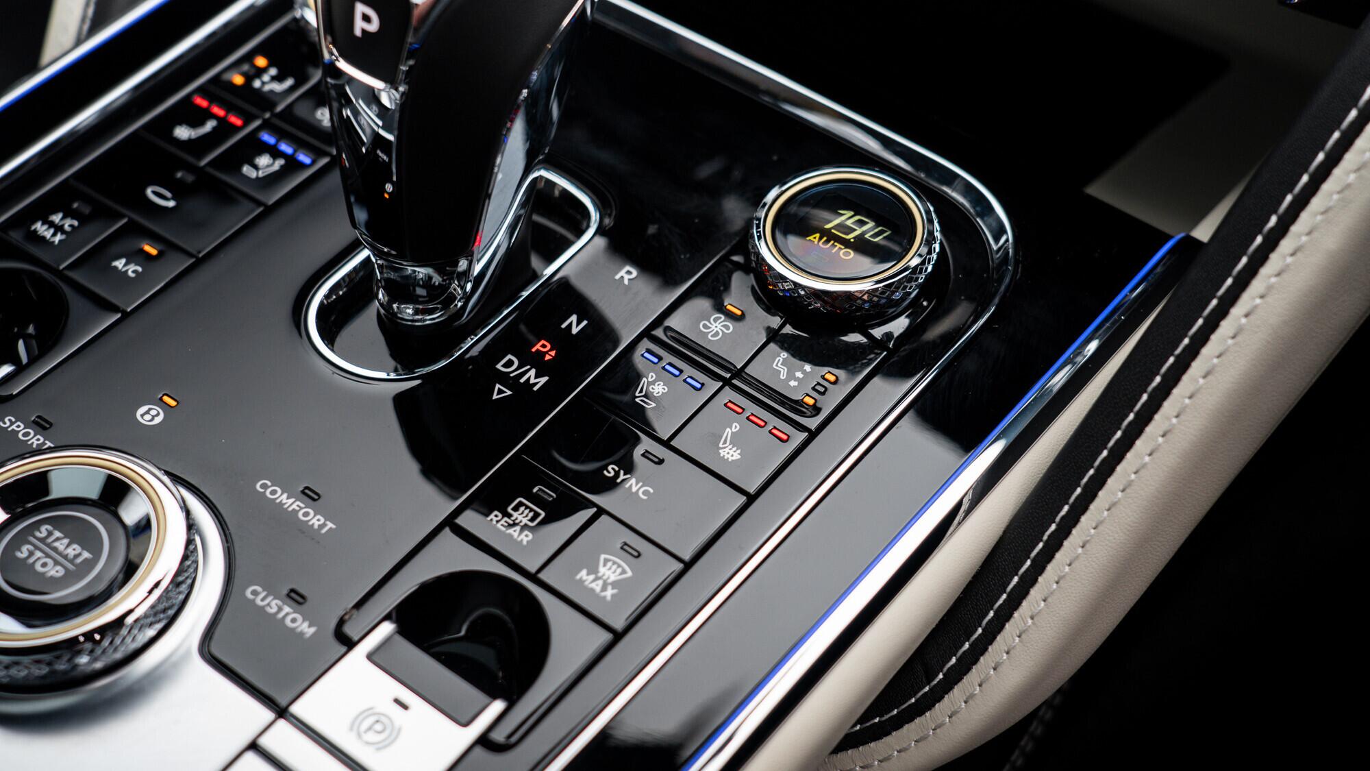 Bentley Flying Spur view 58