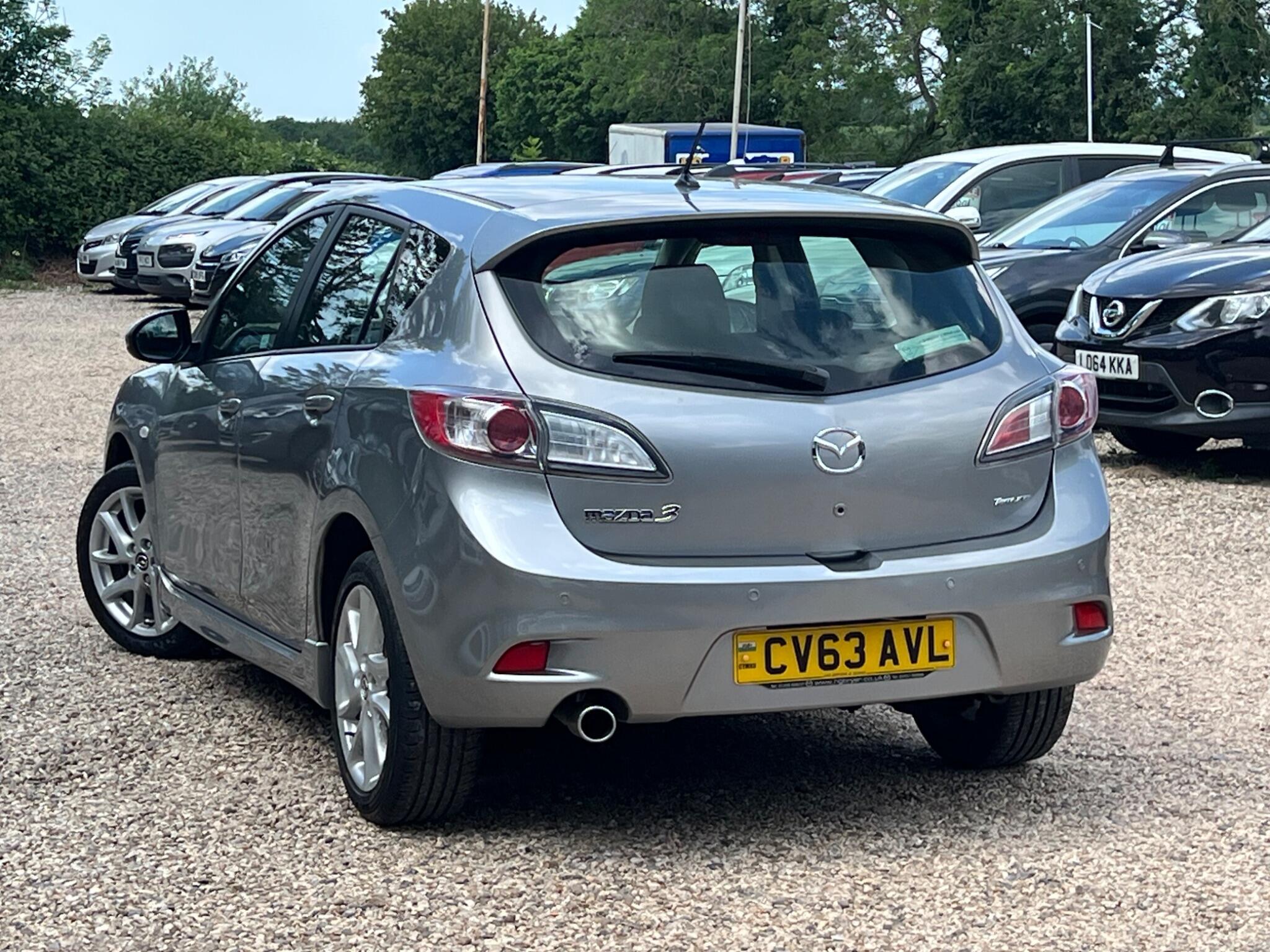 Mazda Mazda3 view 6