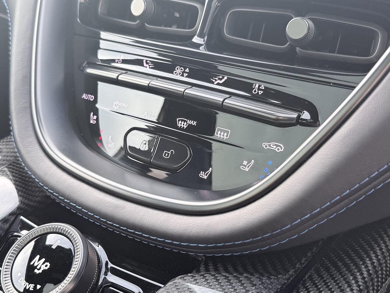 Aston Martin DBX view 30