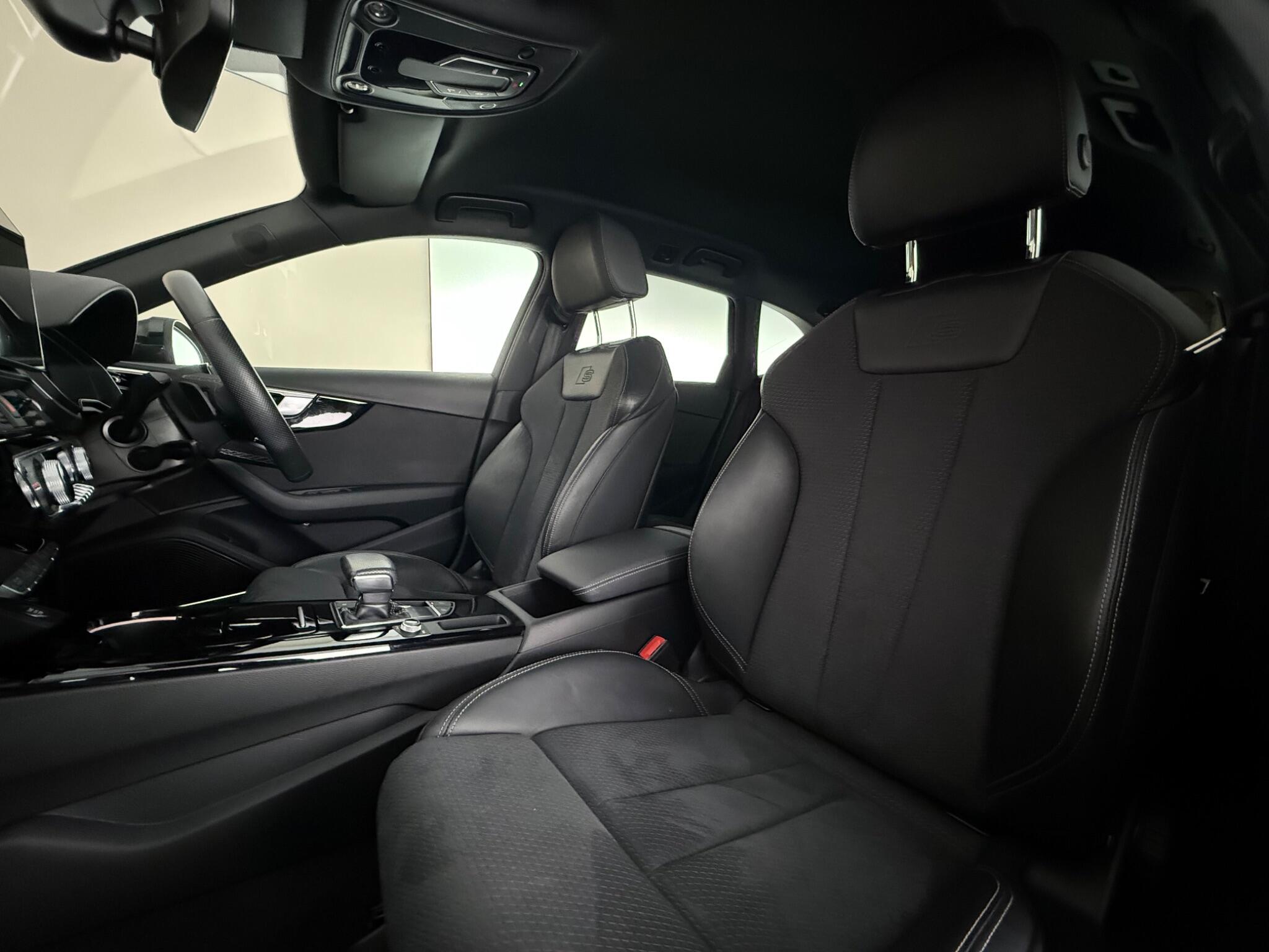 Audi A4 view 32