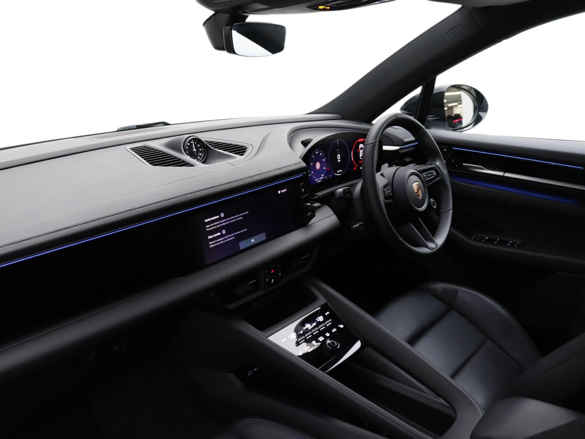 Porsche Macan view 13