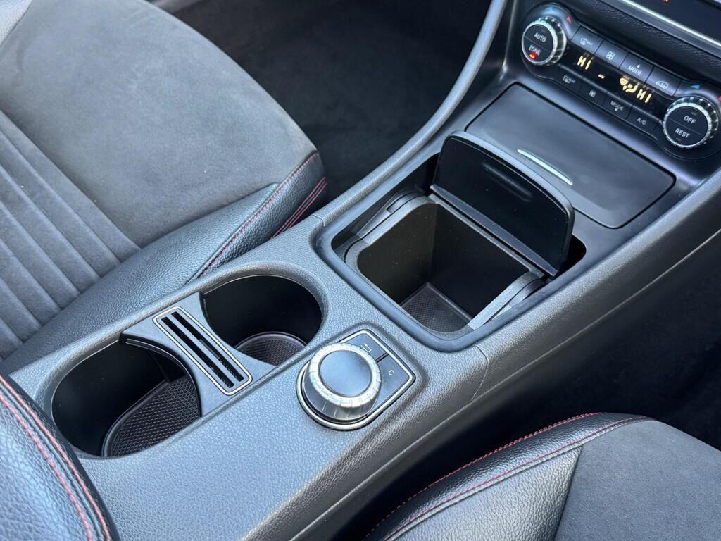 Mercedes-Benz Gla view 38