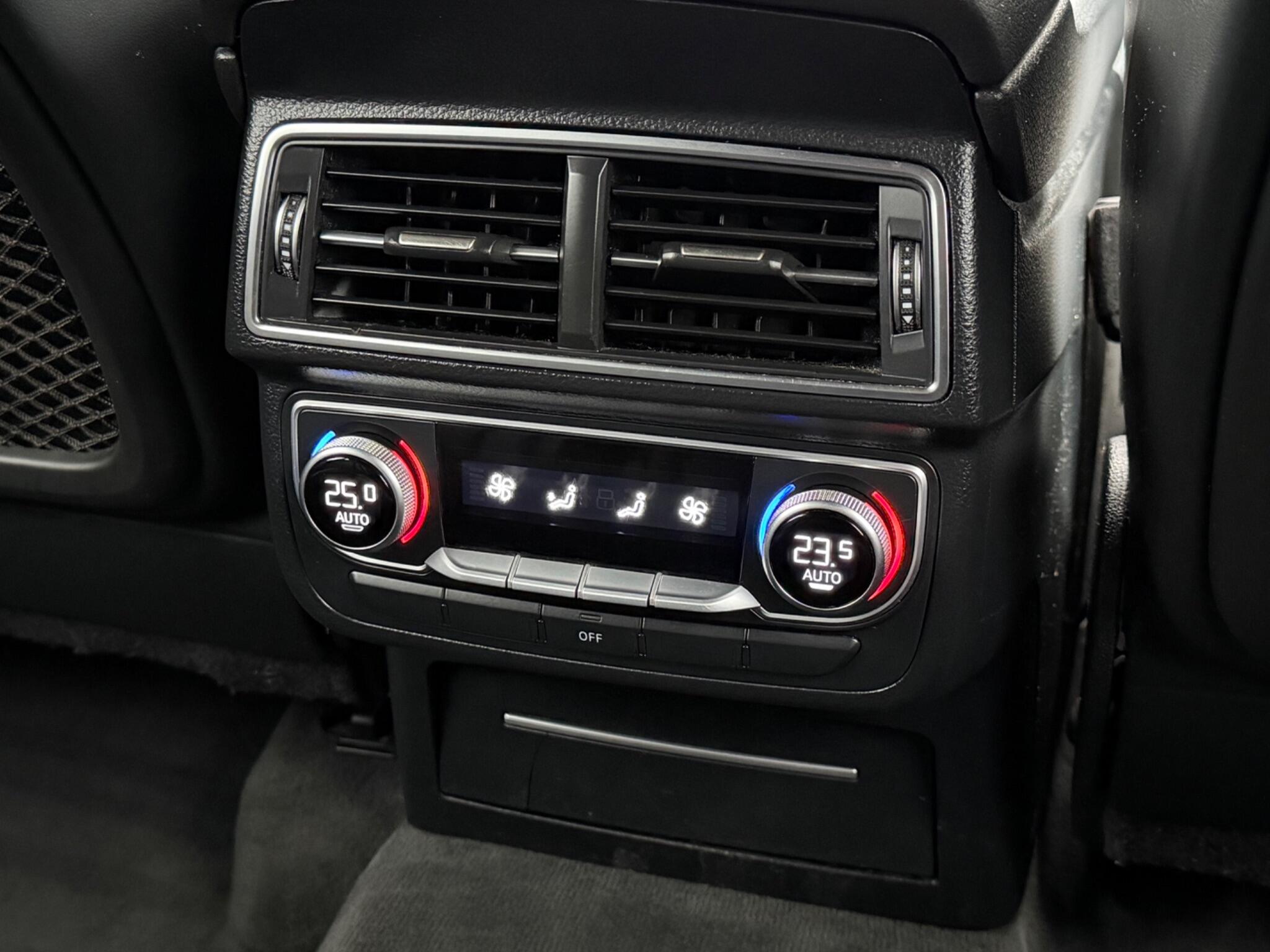 Audi Q7 view 47