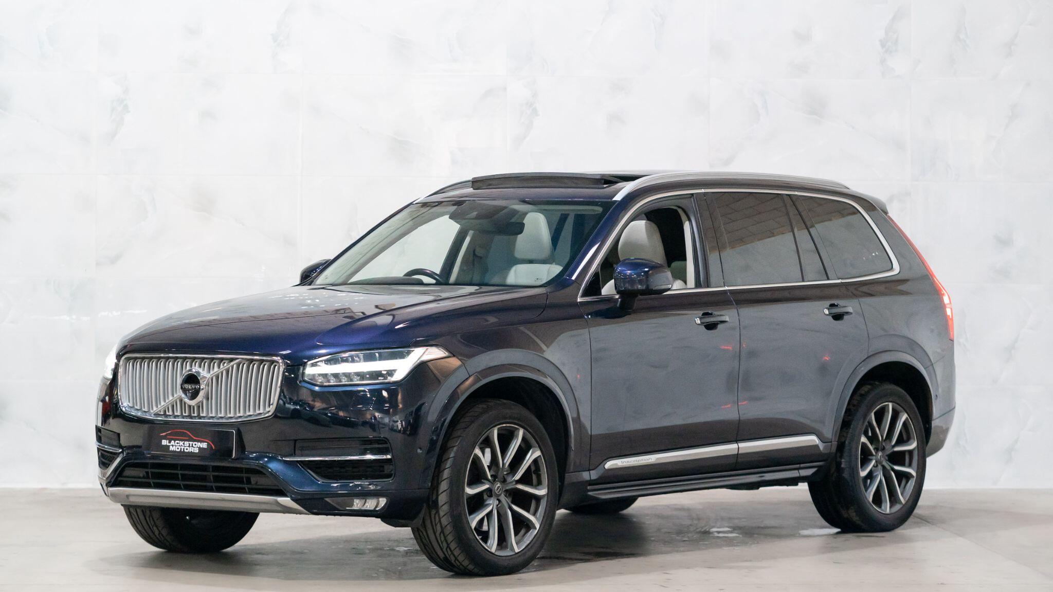 Volvo XC90 view 3