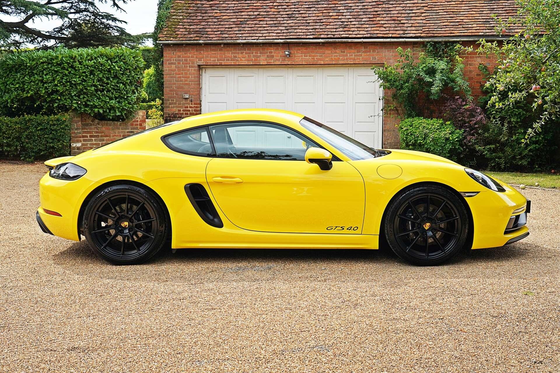 Porsche Cayman view 9