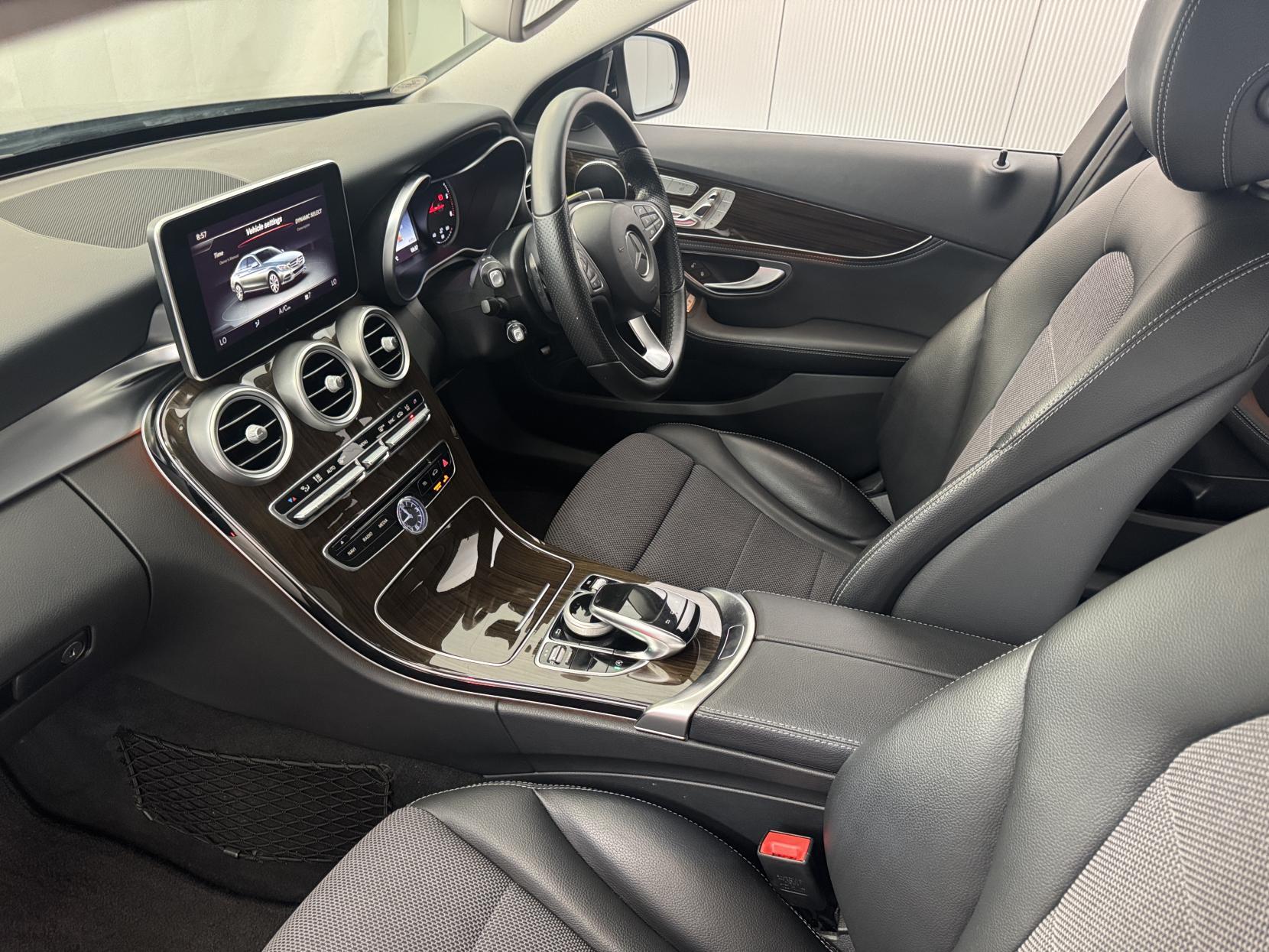 Mercedes-Benz C Class view 41