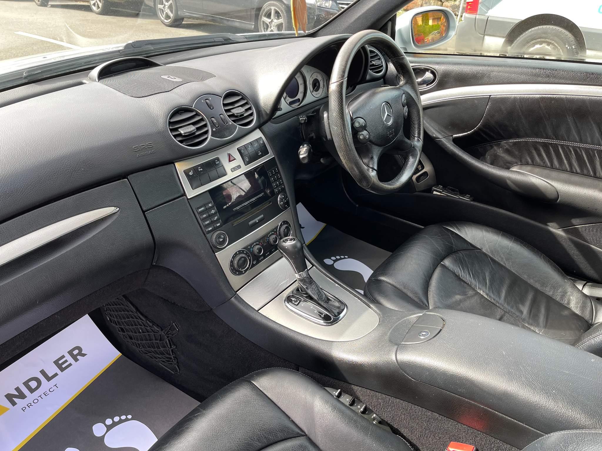 Mercedes-Benz CLK view 24