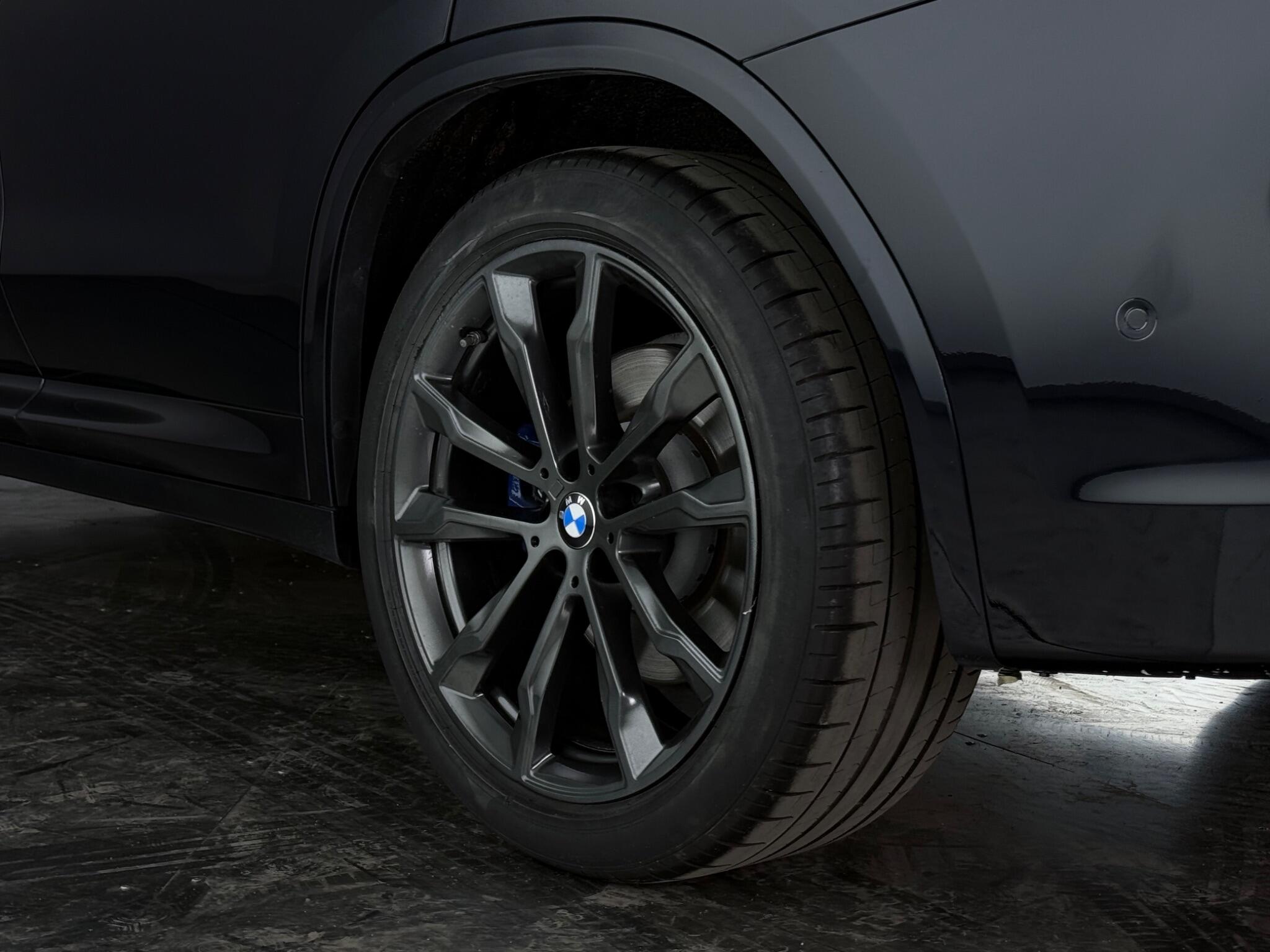 BMW X3 view 8