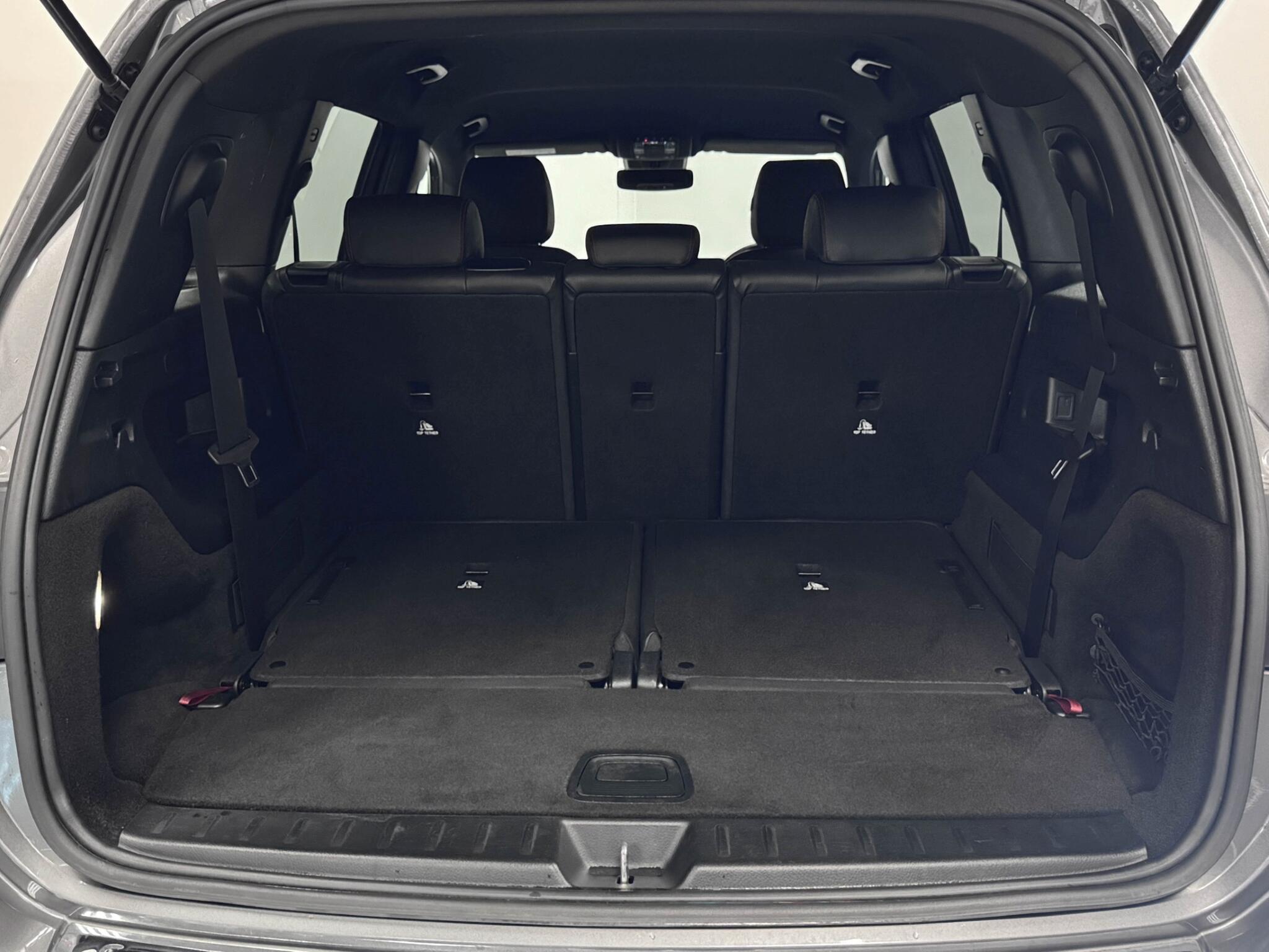 Mercedes-Benz GLB view 7