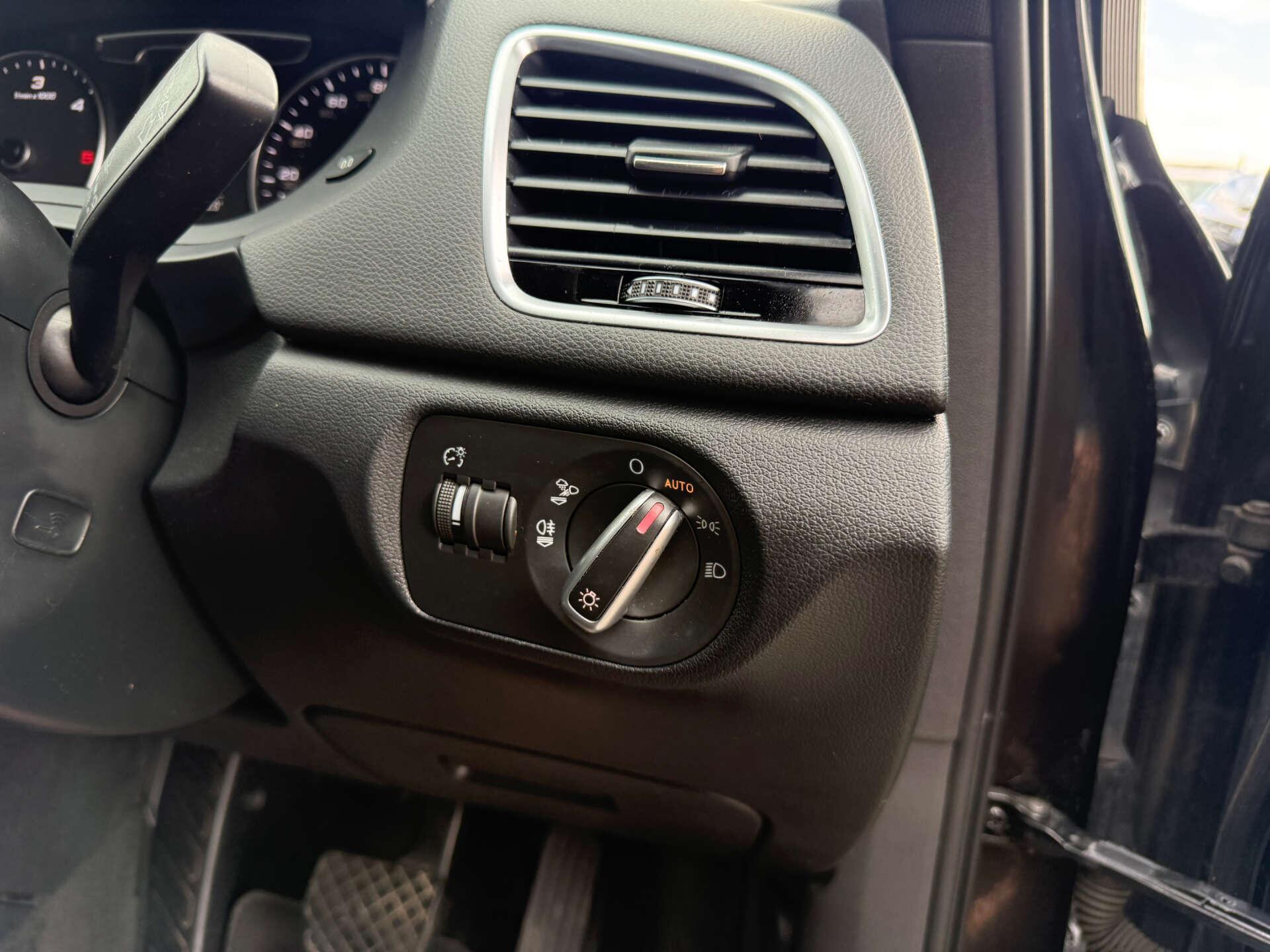Audi Q3 view 33