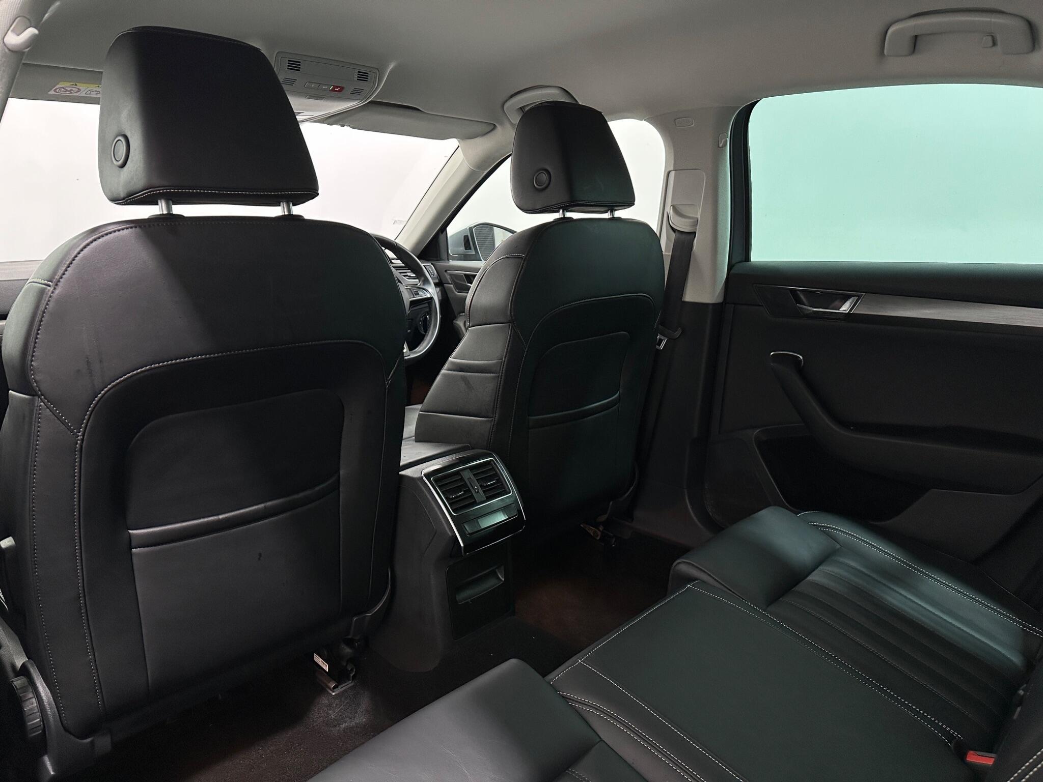 Skoda Superb view 38