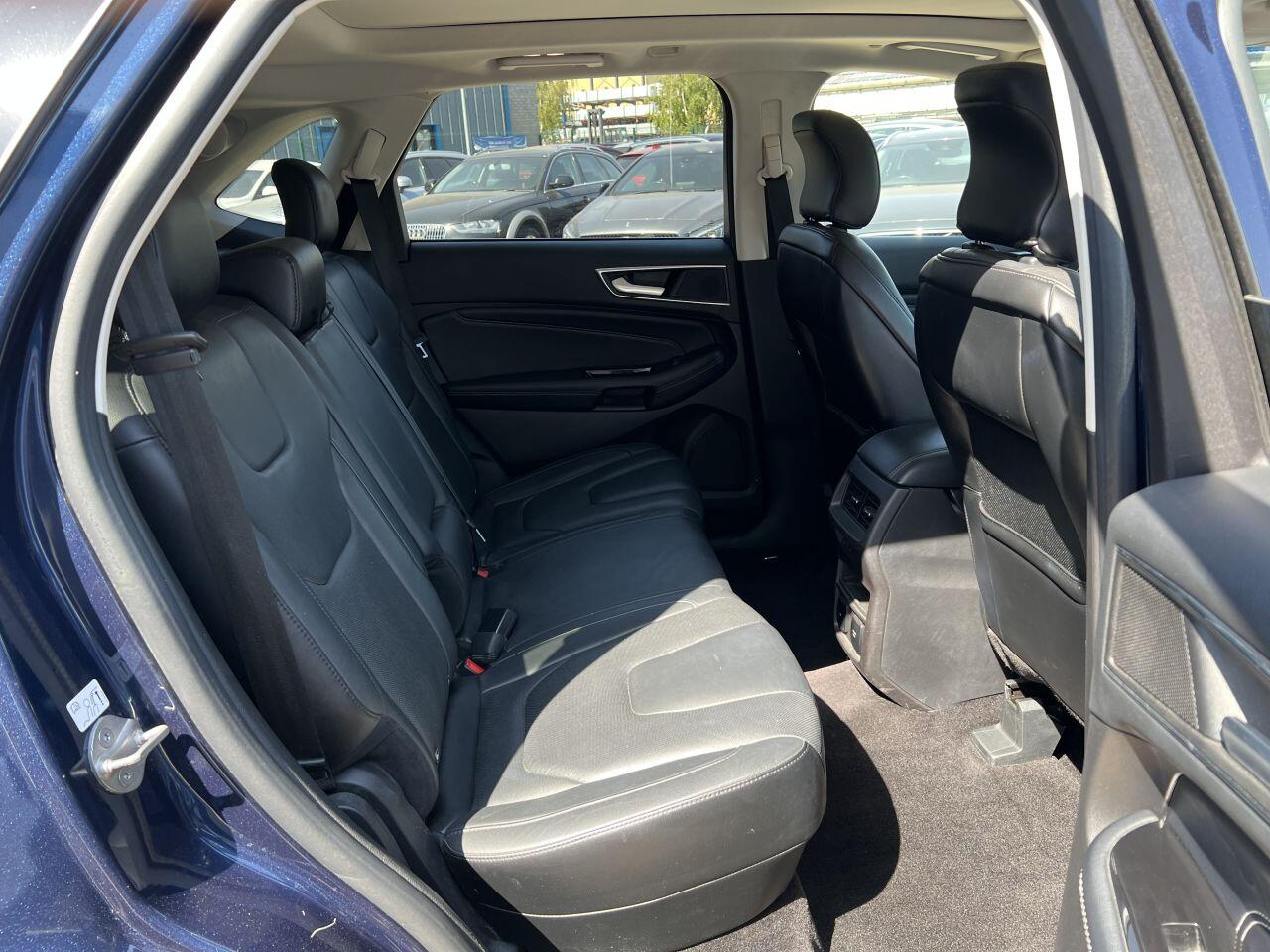 Ford Edge view 23