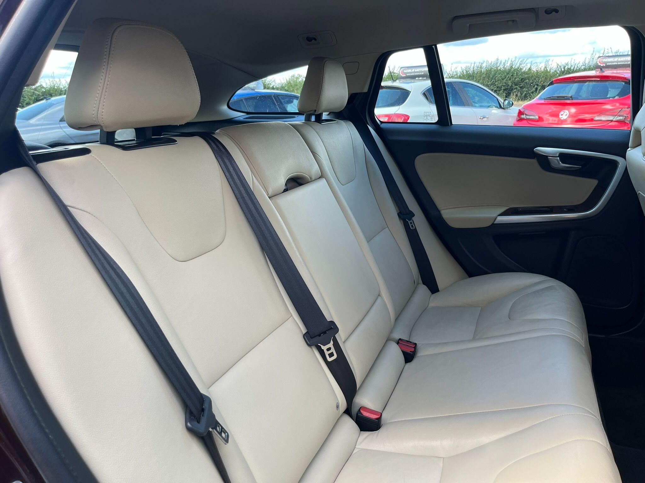 Volvo V60 view 34