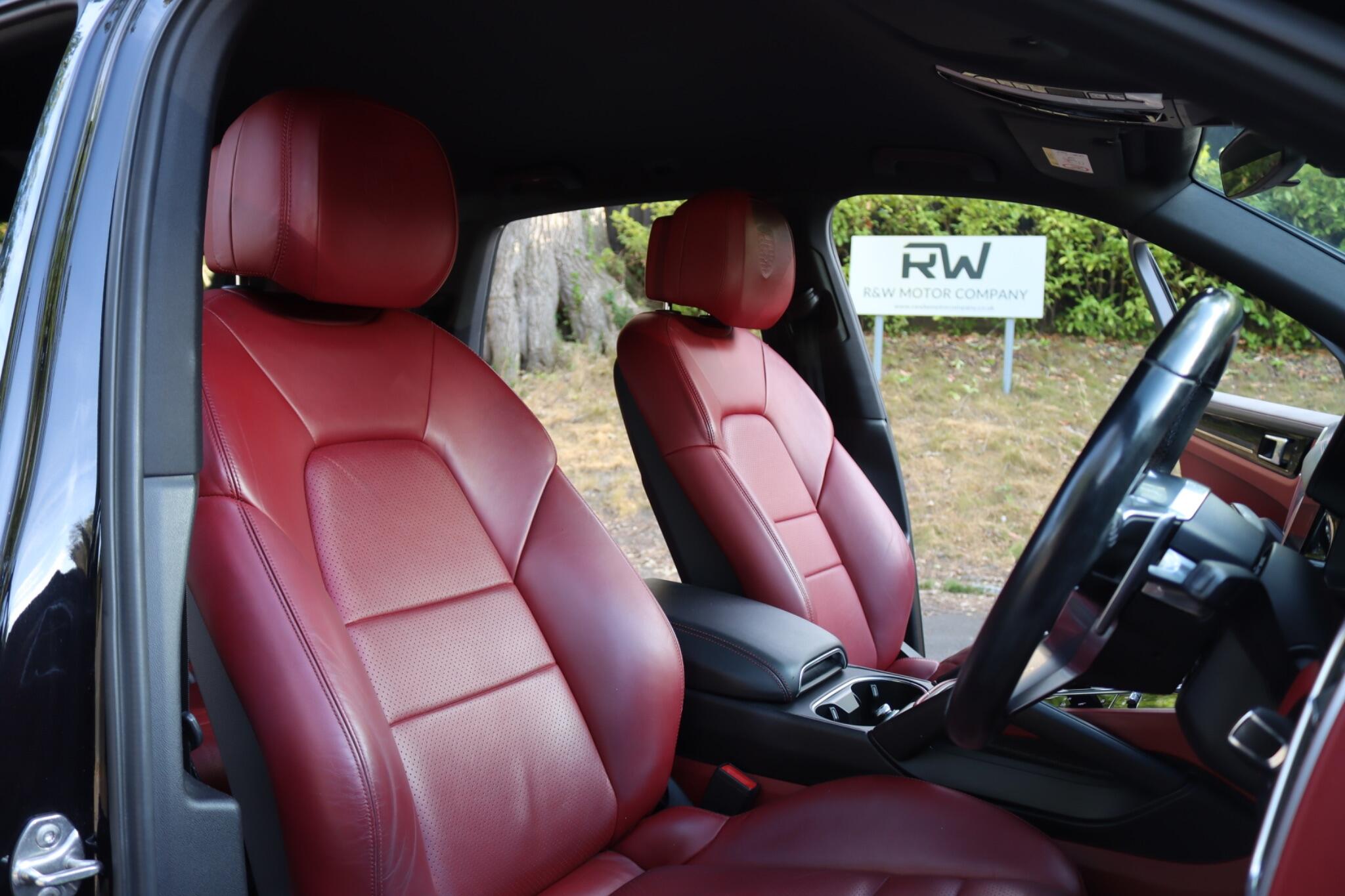 Porsche Cayenne view 43