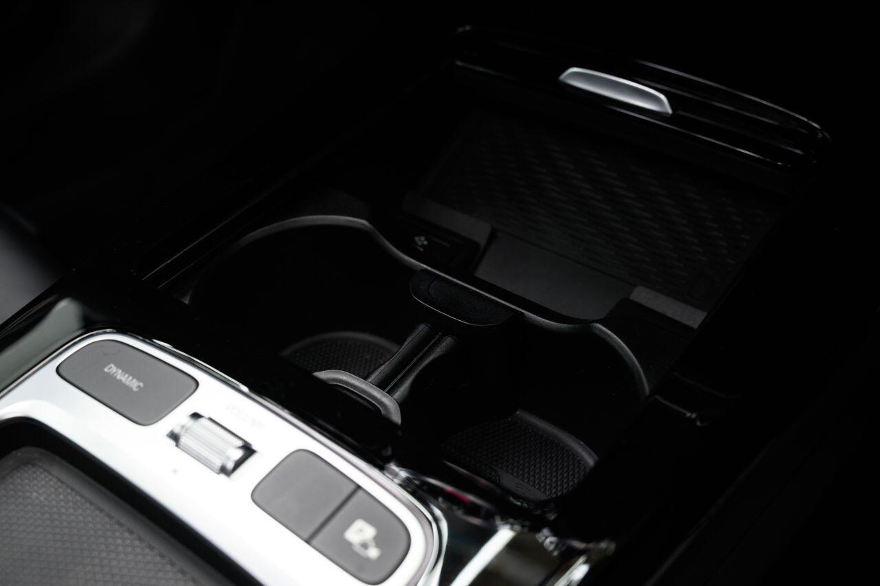 Mercedes-Benz CLA view 40