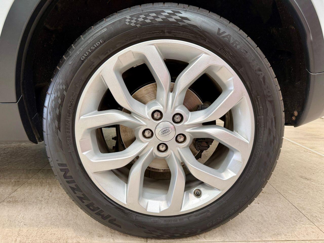 Land Rover Discovery Sport view 28