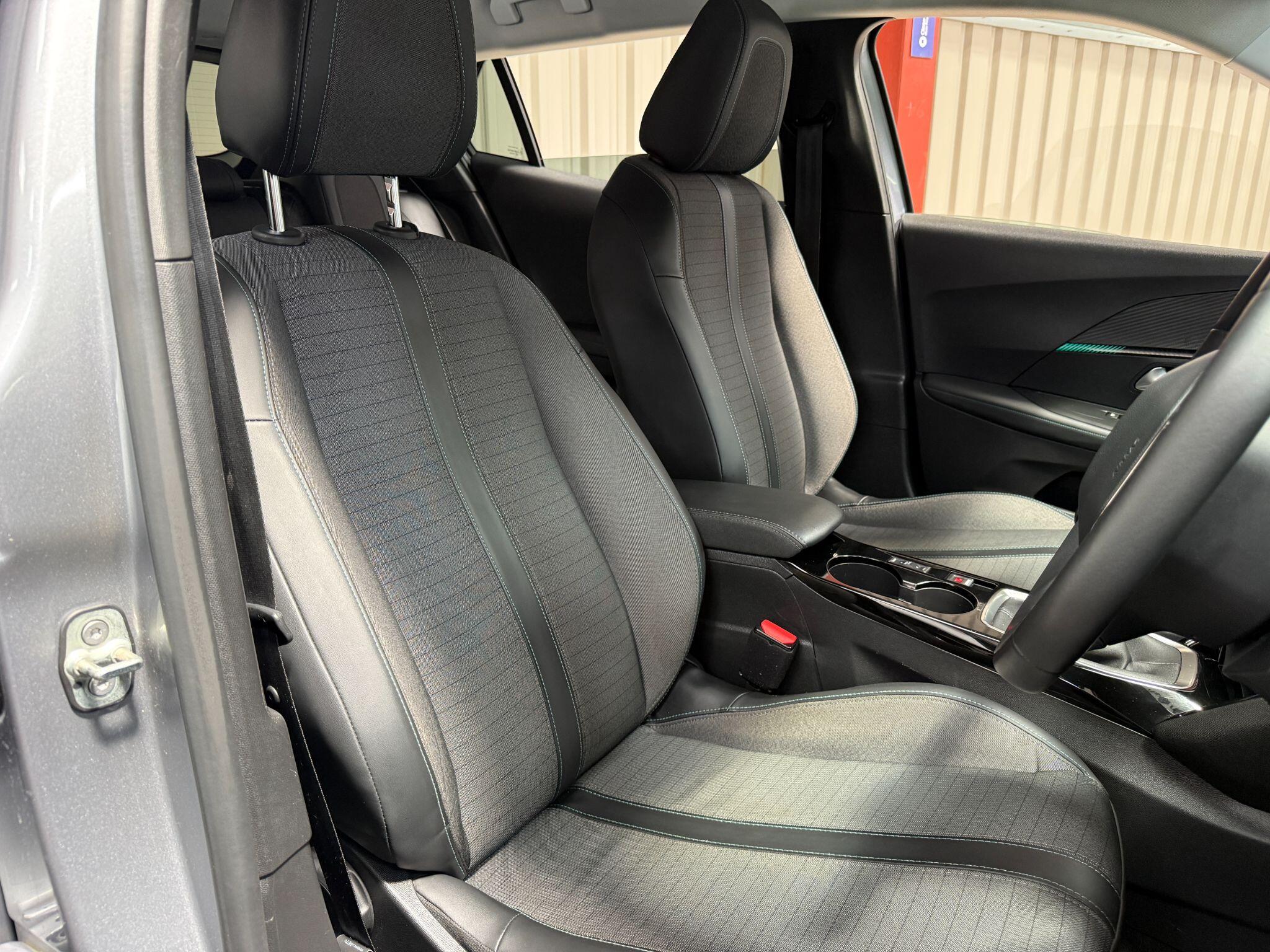 Peugeot 2008 view 10
