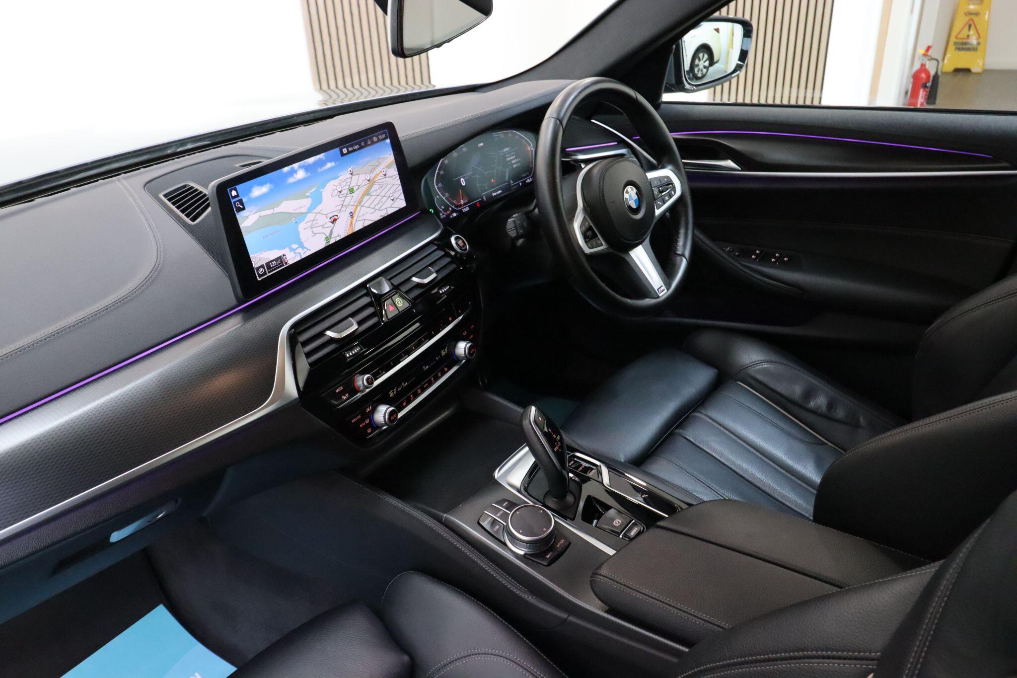 BMW 5 Series view 11