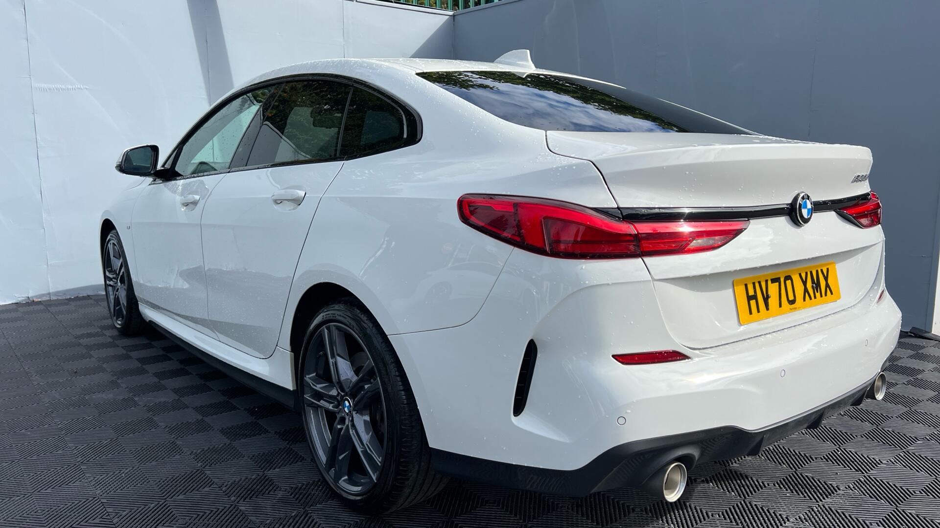 BMW 2 Series view 28