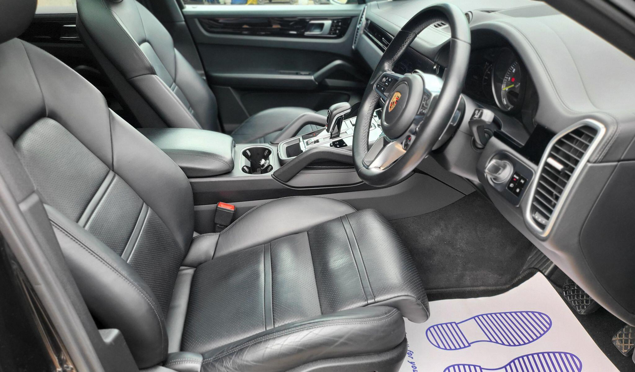 Porsche Cayenne view 12