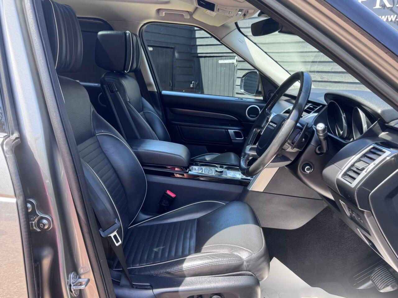 Land Rover Discovery view 10