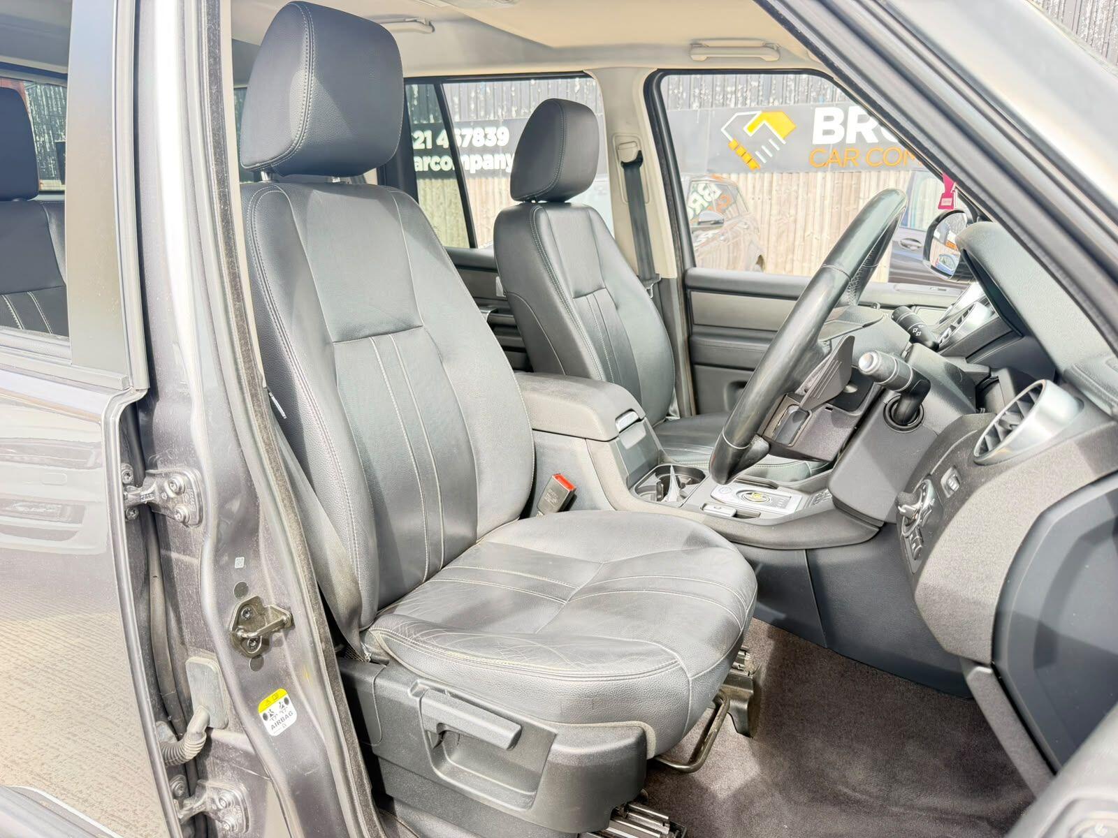 Land Rover Discovery view 14