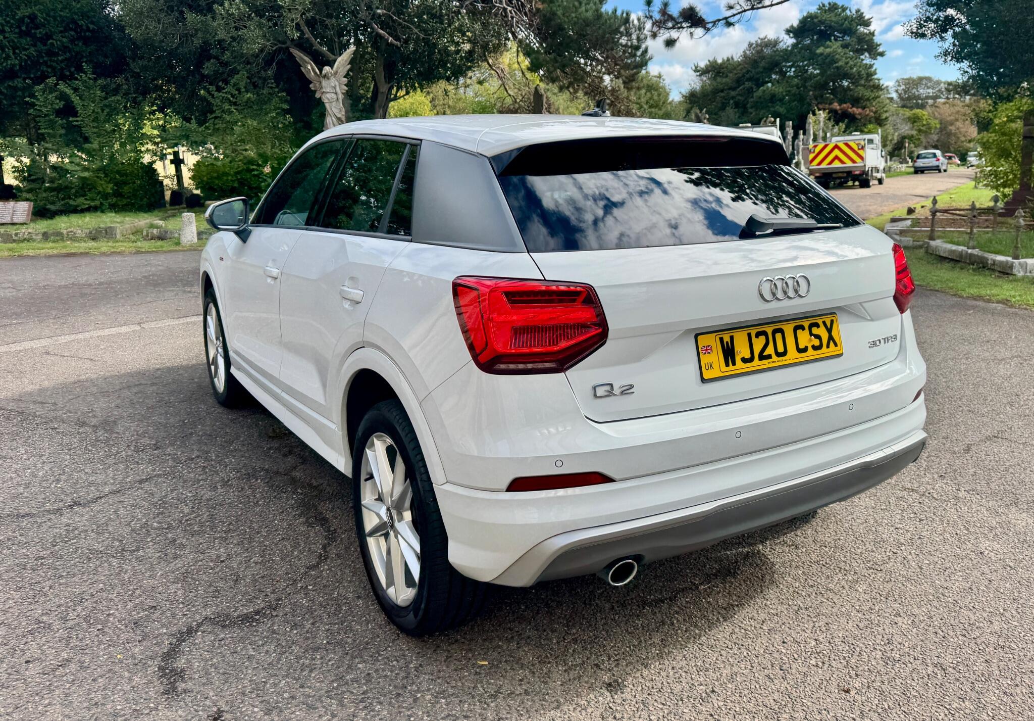 Audi Q2 view 5