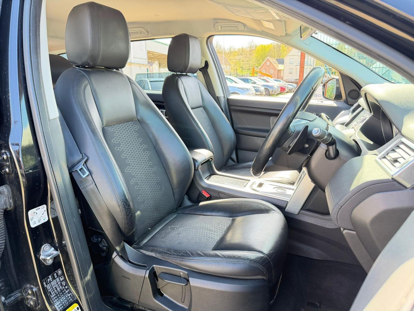 Land Rover Discovery Sport view 13