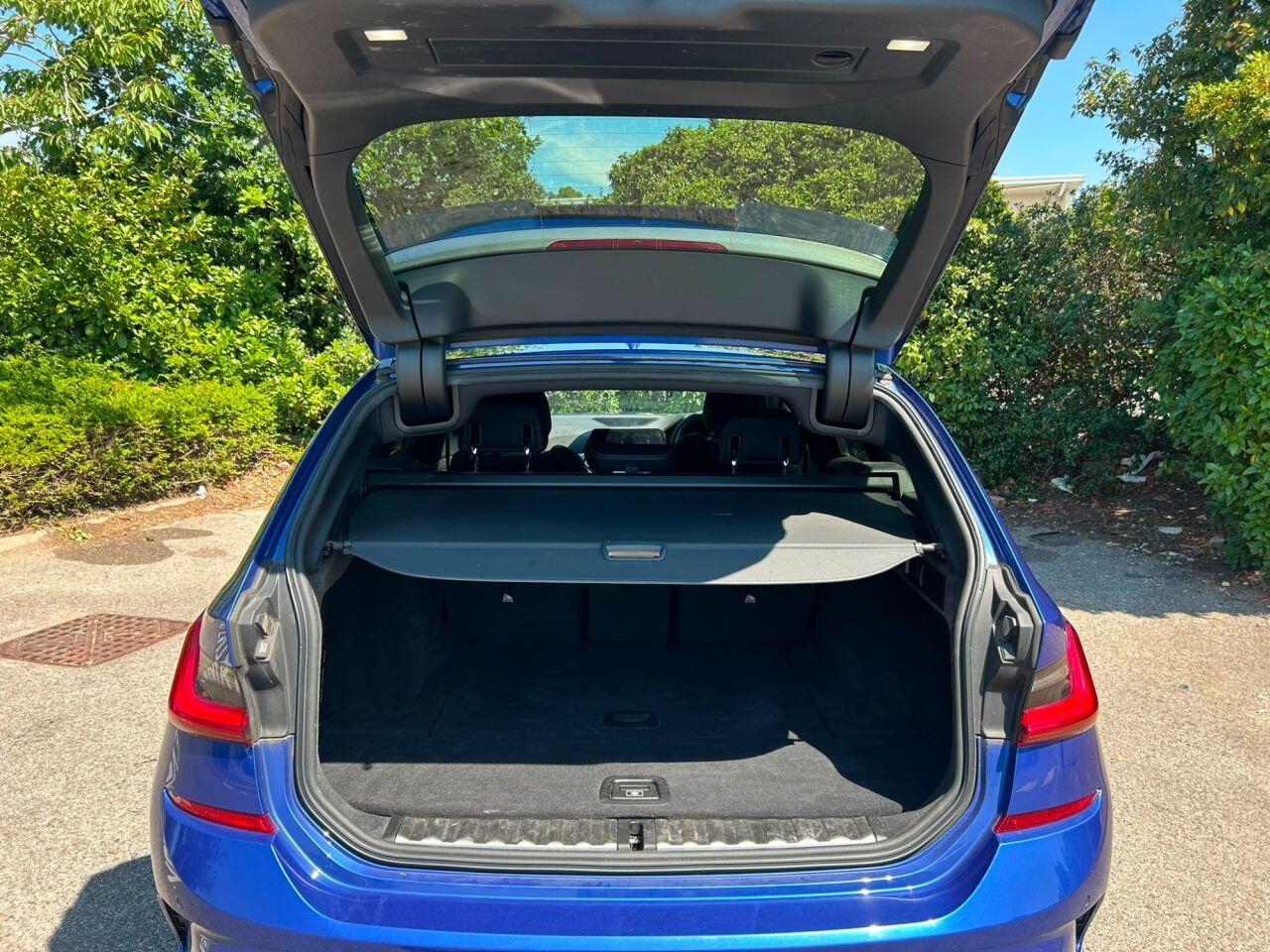 BMW 3 Series view 29