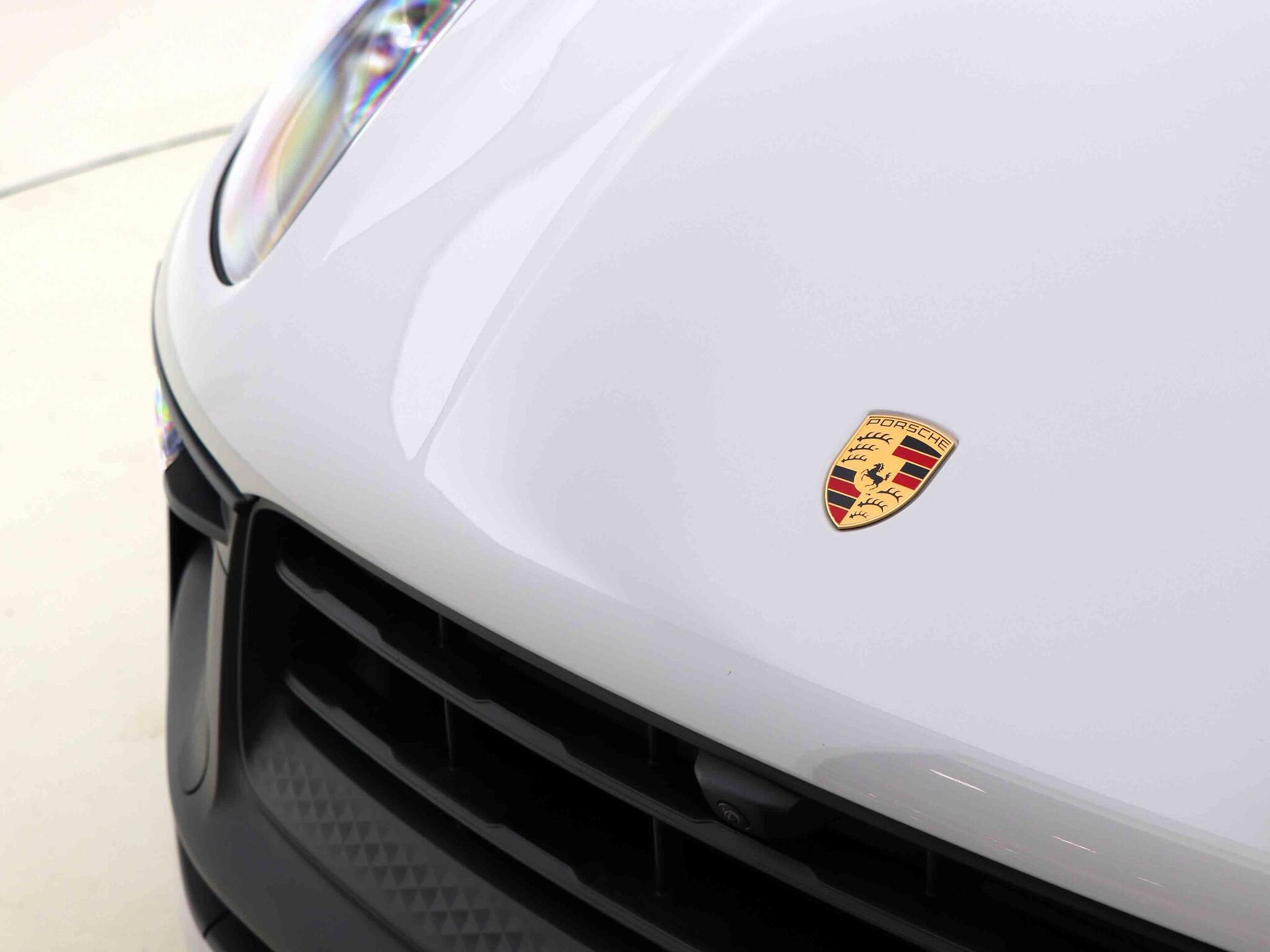 Porsche Macan view 19