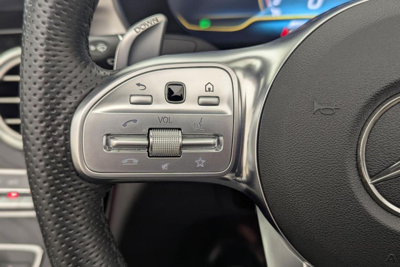 Mercedes-Benz C-Class view 19