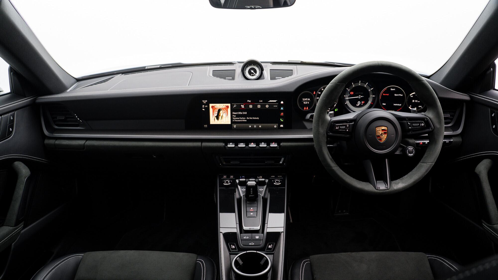Porsche 911 view 5