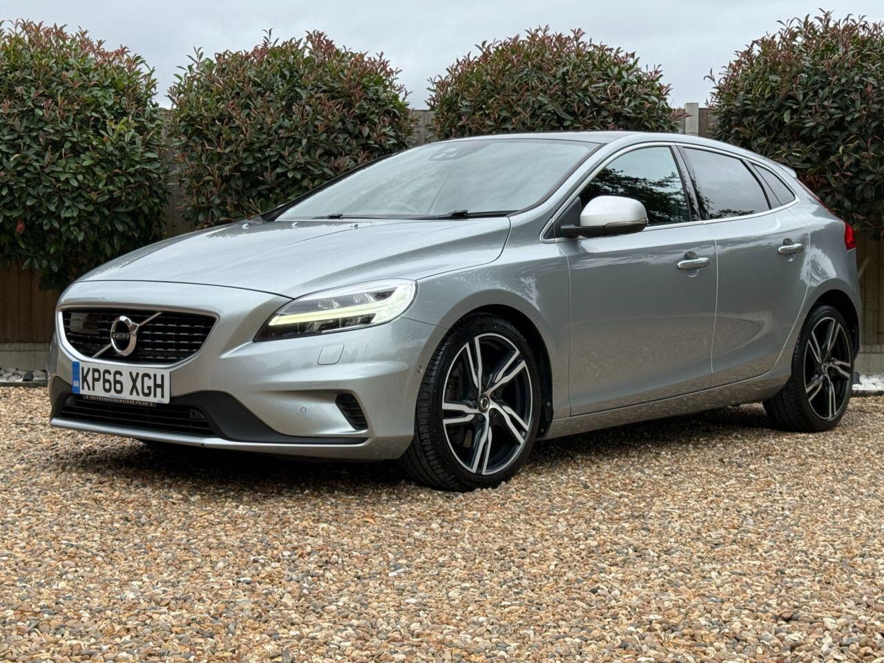 Volvo V40 view 8