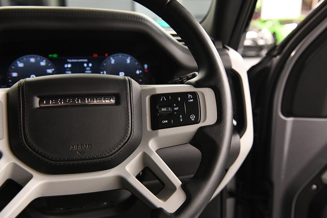 Land Rover Defender view 23