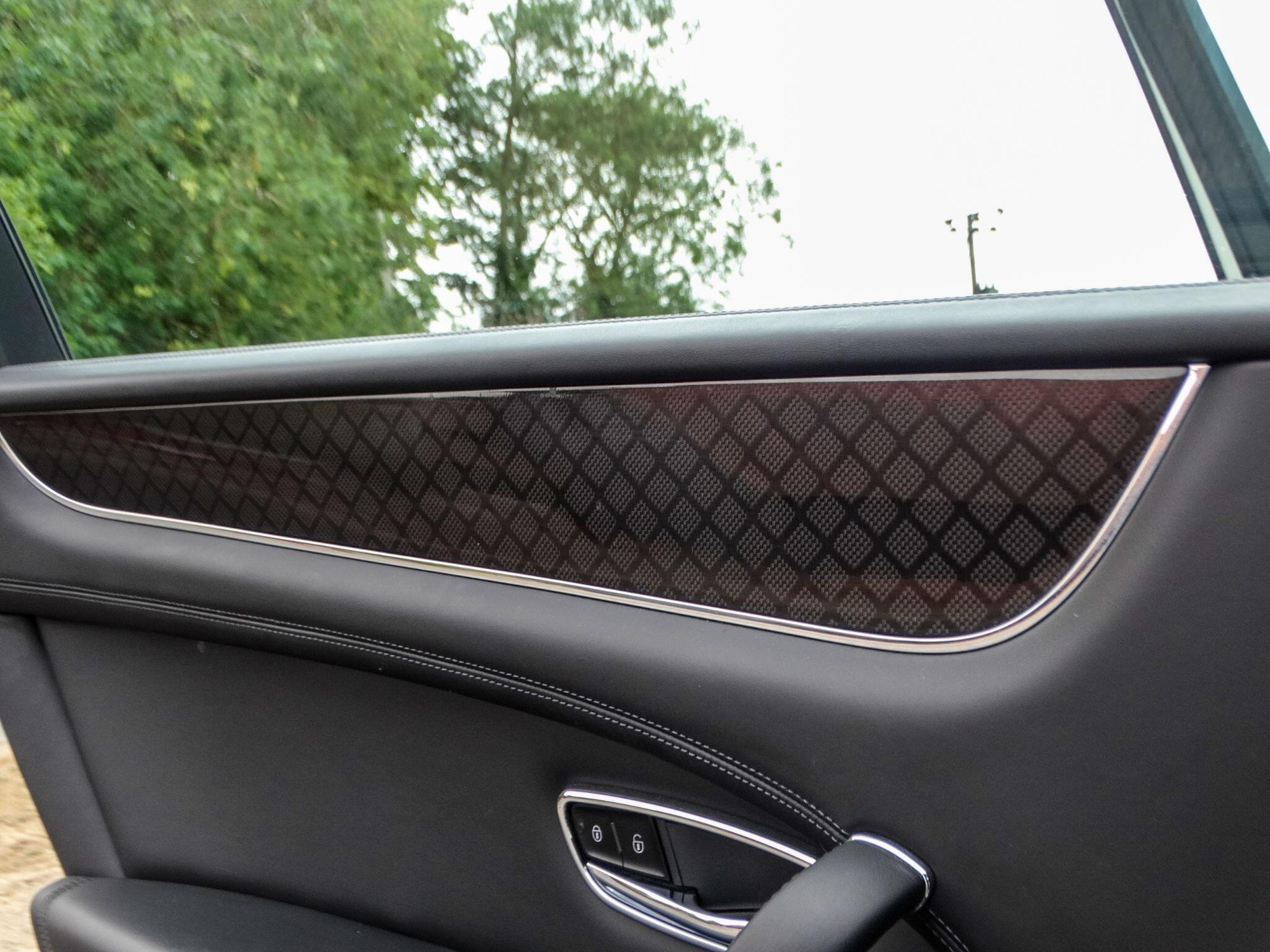 Bentley Bentayga view 20