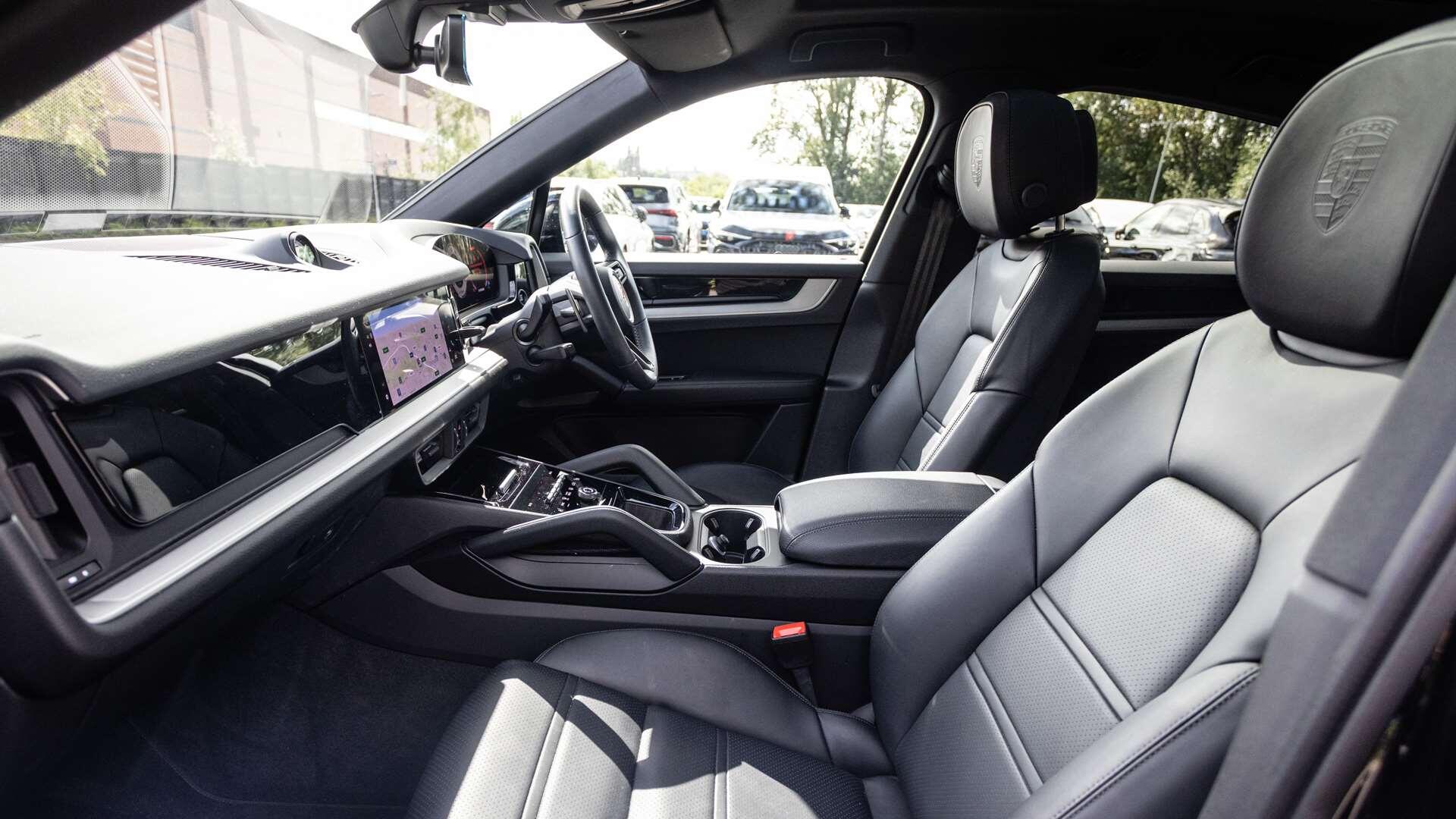 Porsche Cayenne view 14