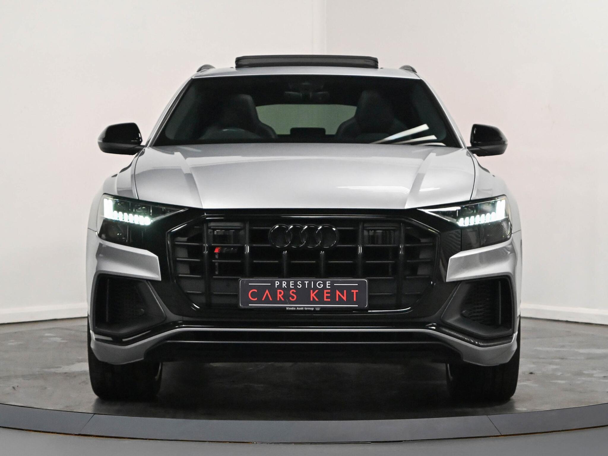 Audi SQ8 view 23