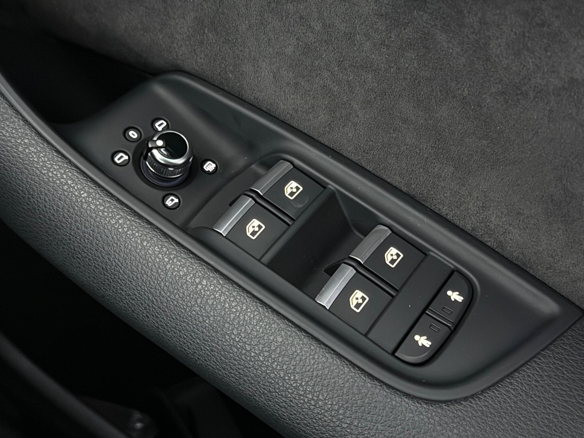 Audi Q7 view 21