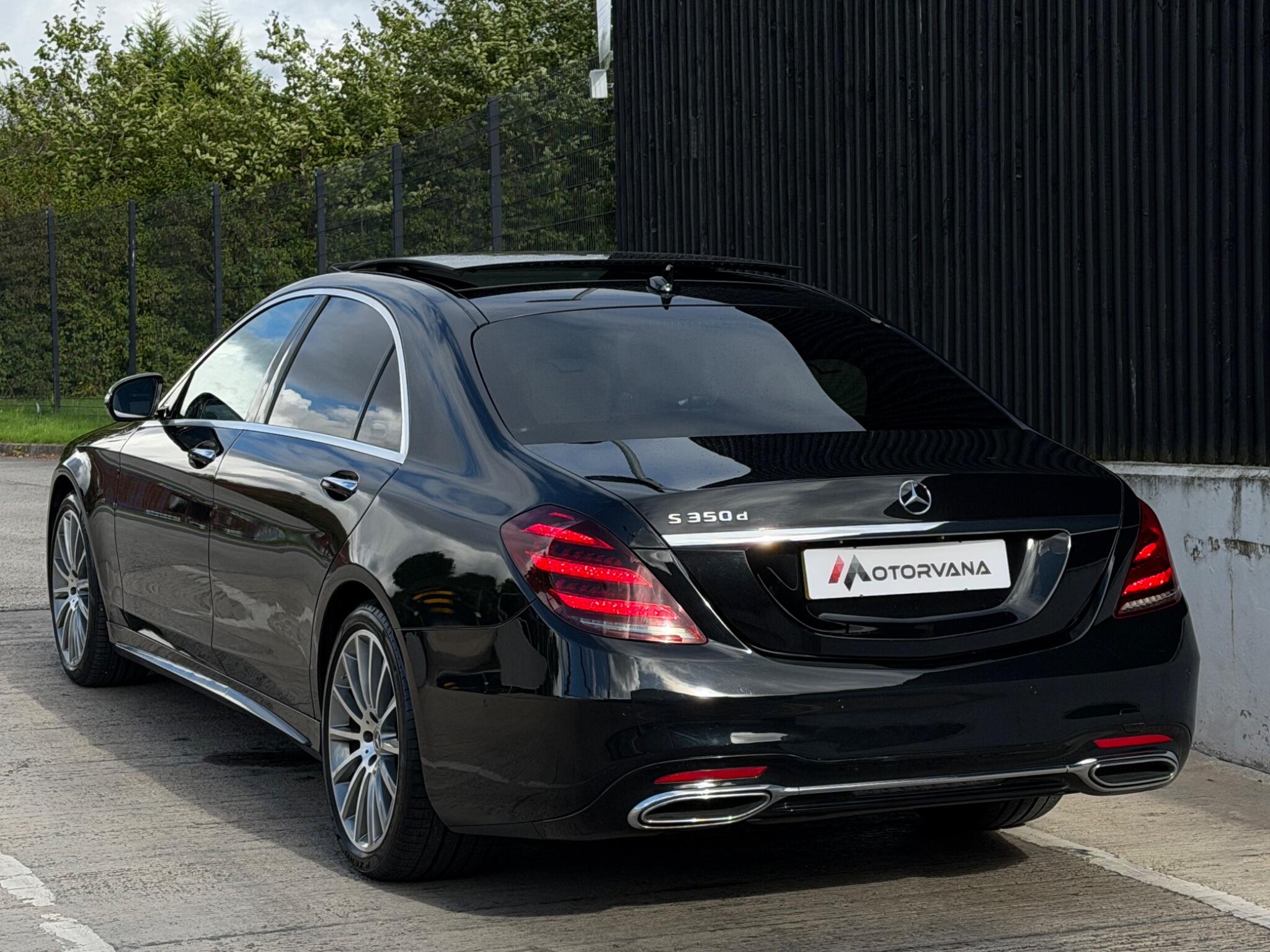 Mercedes-Benz S-Class view 14